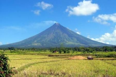 Mayon, cel mai activ vulcan din Filipine